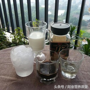 午后来一杯温馨的奶茶,午后来一杯咖啡