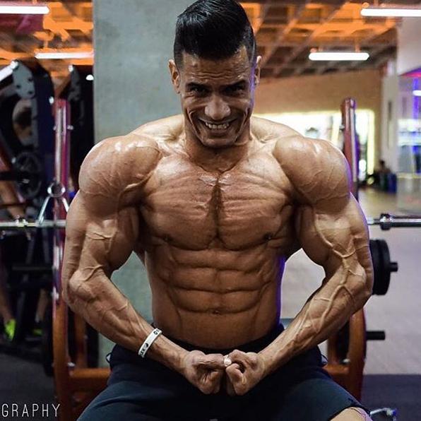 训练身体僵硬怎么办,训练时脖子受伤怎么护理