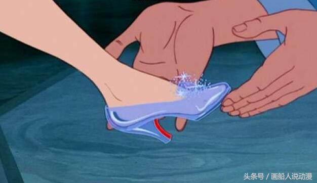 小时候动漫穿帮镜头,动漫十大尴尬穿帮镜头