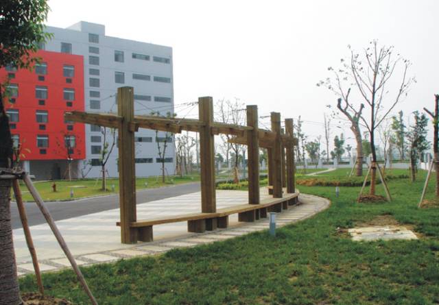 月租不到1500元公寓,没钱却租高端公寓