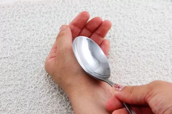 蚊虫叮咬止痒擦药视频,蚊虫咬了怎么消肿止痒用什么药