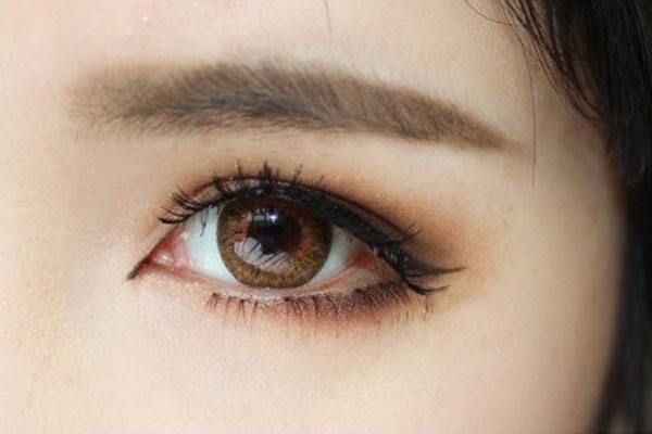 上妆前用隔离霜还是妆前乳,妆前乳和隔离妆容的区别