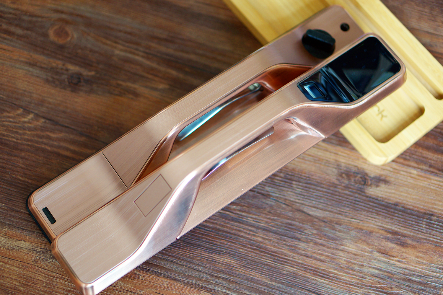 温馨港湾的守护神：六孚方程式指纹防盗锁体验报告