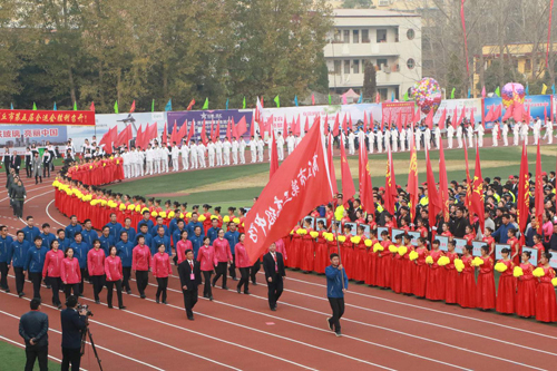 回首十年路奋进新征程,十年砥砺前行共谱时代华章