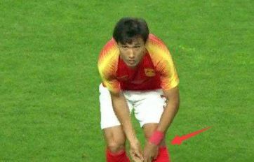 国足王燊超助攻,国足7号王燊超走位