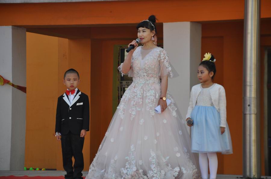 幼儿园忆童年拾童趣六一运动会,幼儿园庆六一彩虹伞亲子运动会