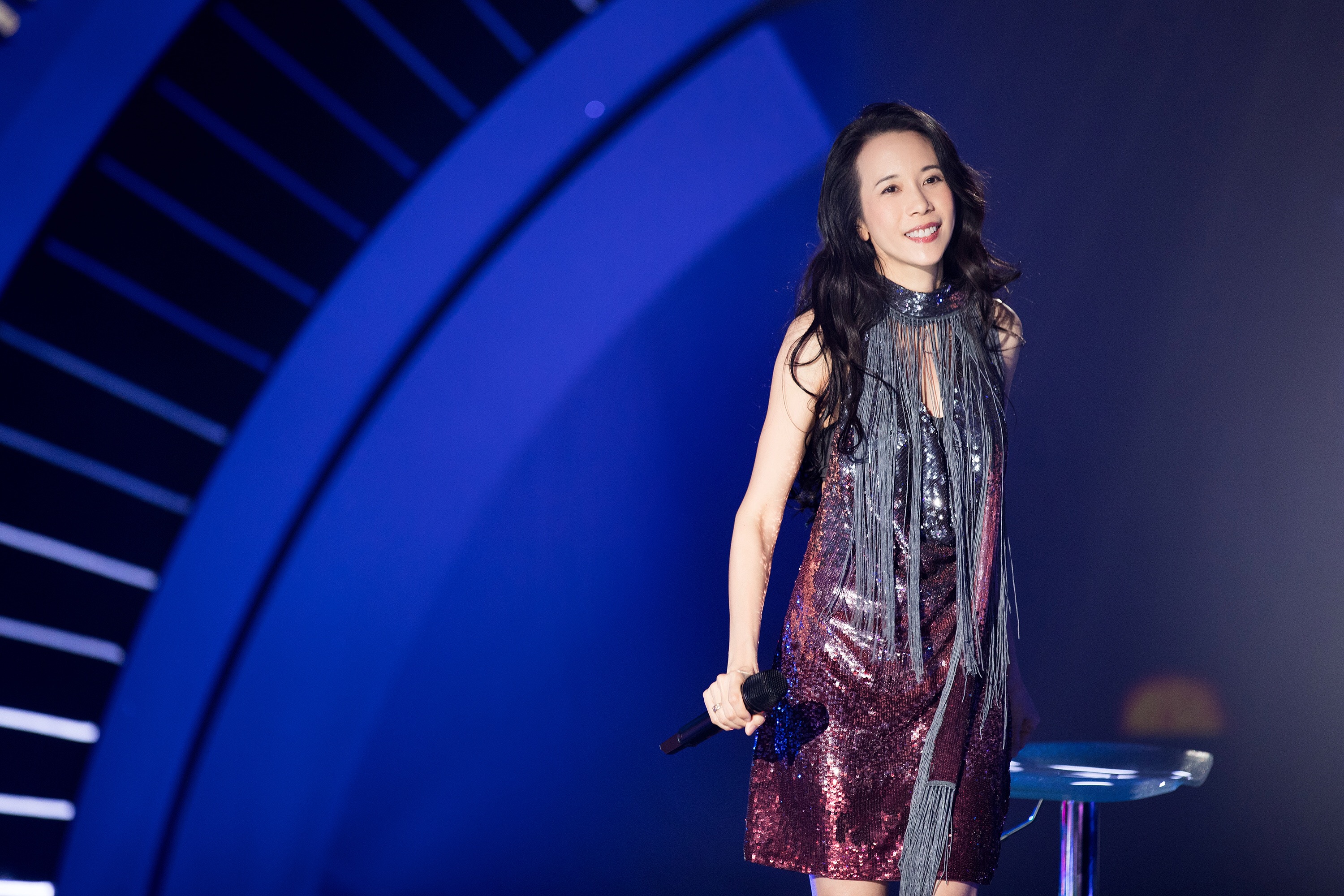 我们在中场相遇莫文蔚完整版,莫文蔚我们在一起完整版