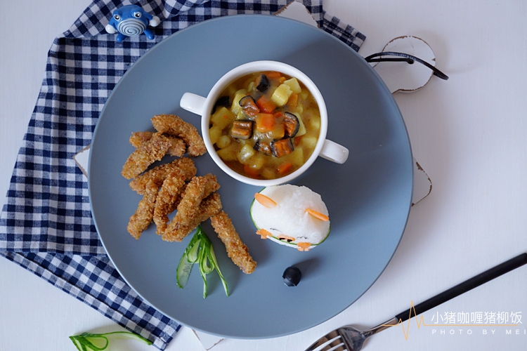 欢度六一儿童节，做一个萌萌的卡通饭团吧，孩子喜欢，做法简单