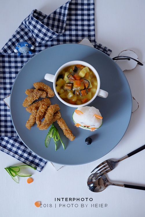 欢度六一儿童节，做一个萌萌的卡通饭团吧，孩子喜欢，做法简单