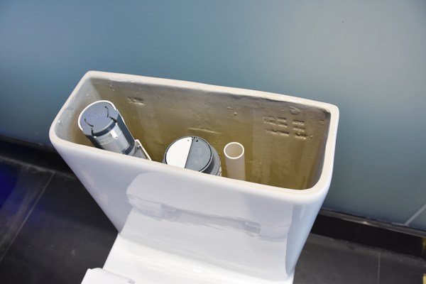 怎么选卫生间花洒马桶和浴柜,卫生间的马桶和淋浴柜怎么选