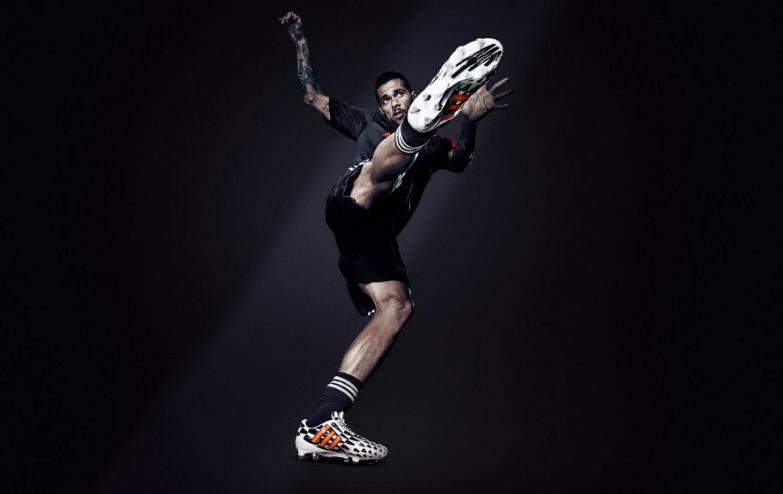 易烊千玺杨幂热巴阿迪代言,易烊千玺迪丽热巴同款衣服