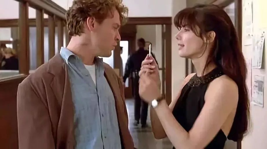 这个夏天，买什么香水才配得上掏空钱包置办的小美裙