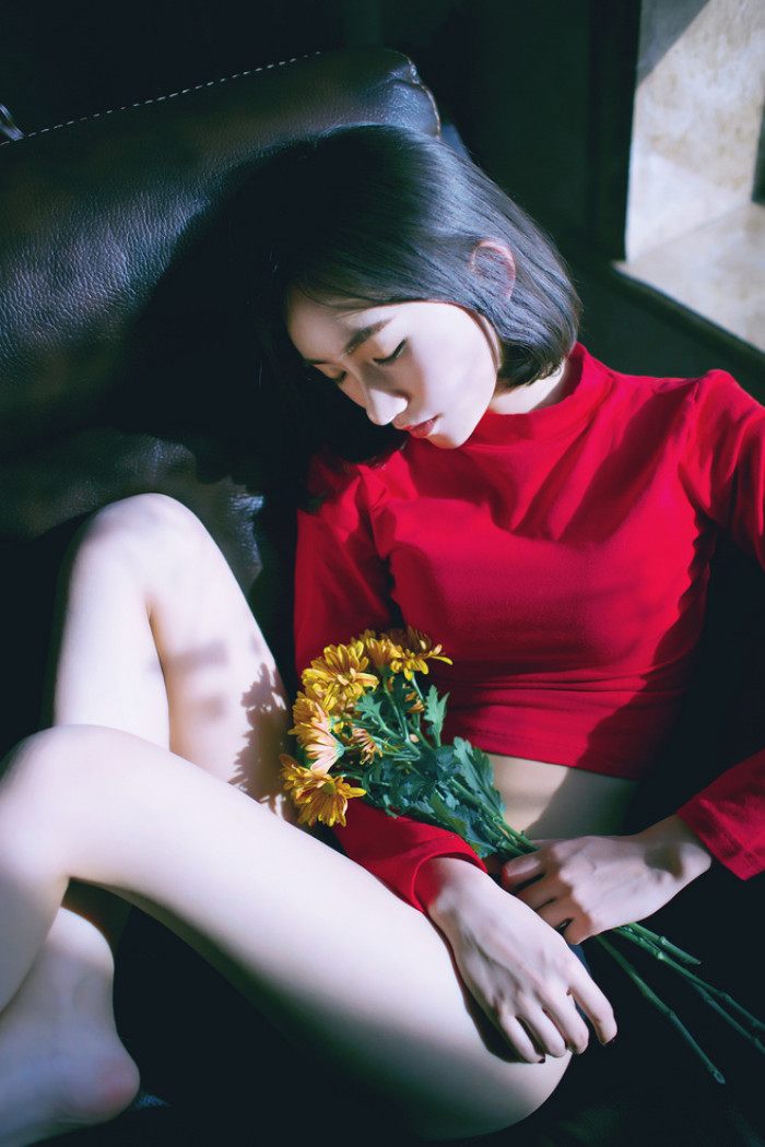 这三个星座总是情路坎坷令人心疼,这3大星座备胎最多但是桃花不断