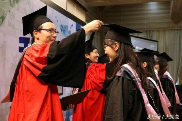 戴眼镜的人更聪明吗,什么样的人戴眼镜会看得更清楚