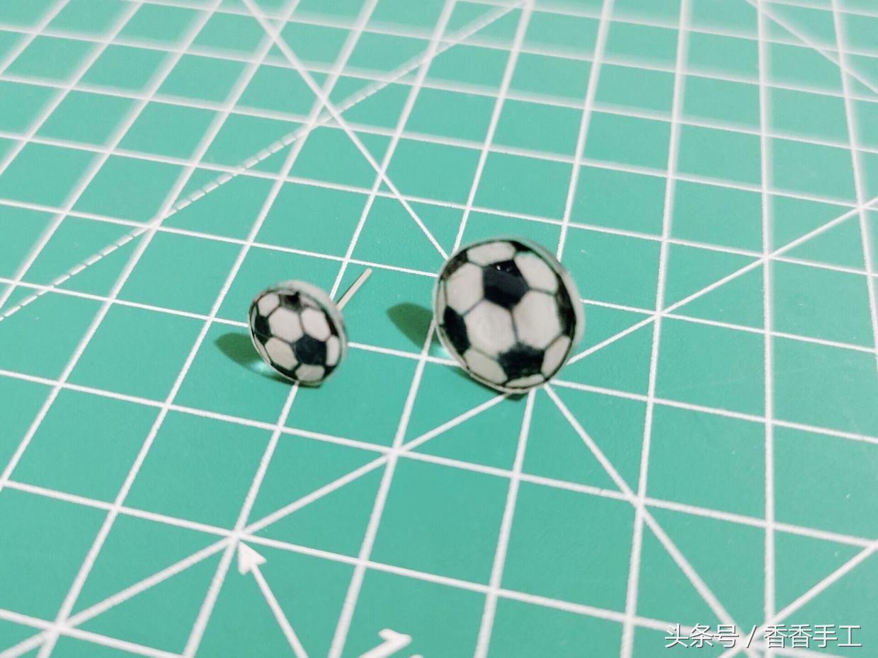 热缩片耳钉制作,热缩片做耳钉教程手绘