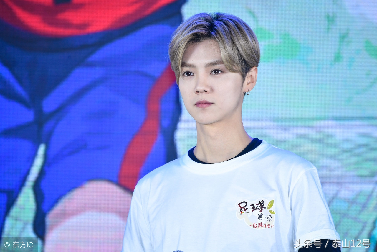 国足十大凌空抽射,李毅面对空门将球带出底线