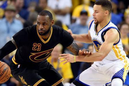 詹姆斯被犯规队友找裁判,詹姆斯被推却被裁判吹假摔