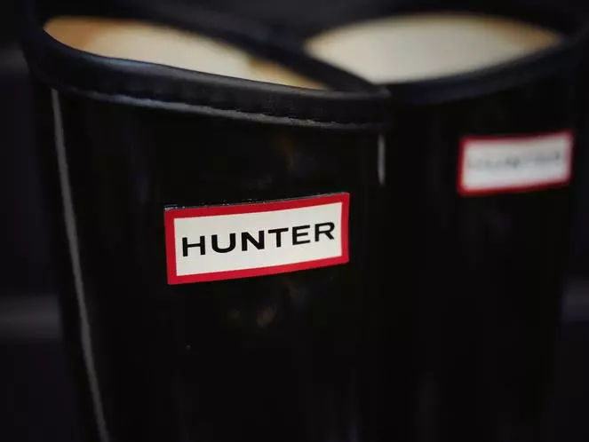 下雨天穿雨鞋防水又好看时尚,穿上雨鞋