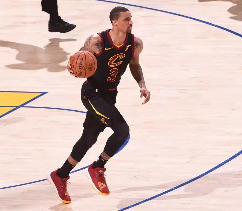 NBA总决赛G1赛场上脚鞋款一览