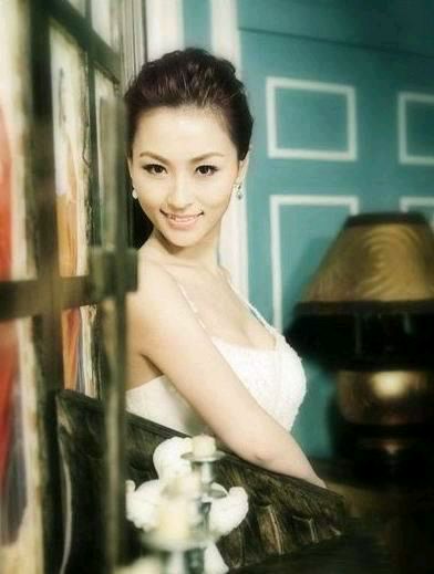 日本队世界杯旅欧人员达15人，中国球员靠戴首饰娶空姐出名？