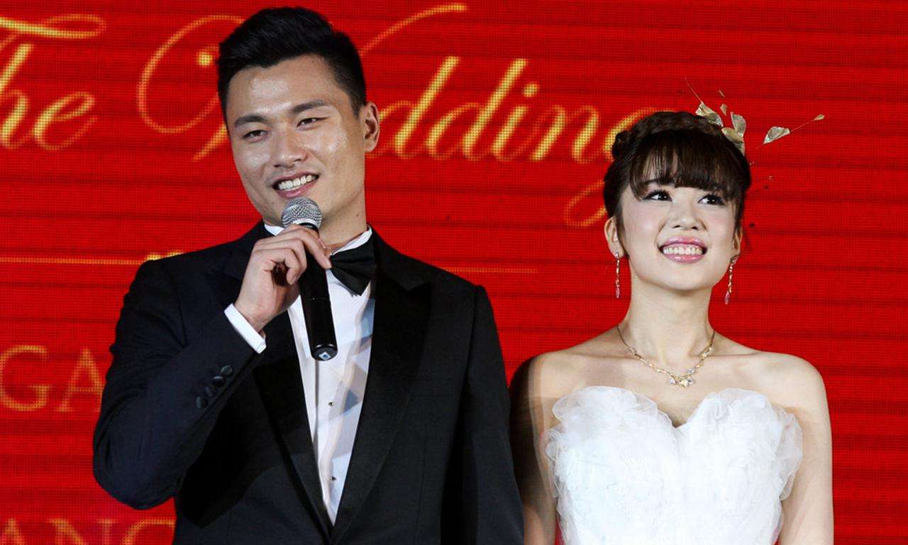 日本队世界杯旅欧人员达15人，中国球员靠戴首饰娶空姐出名？