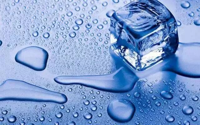 每天二次补水面膜,每天敷面膜女人