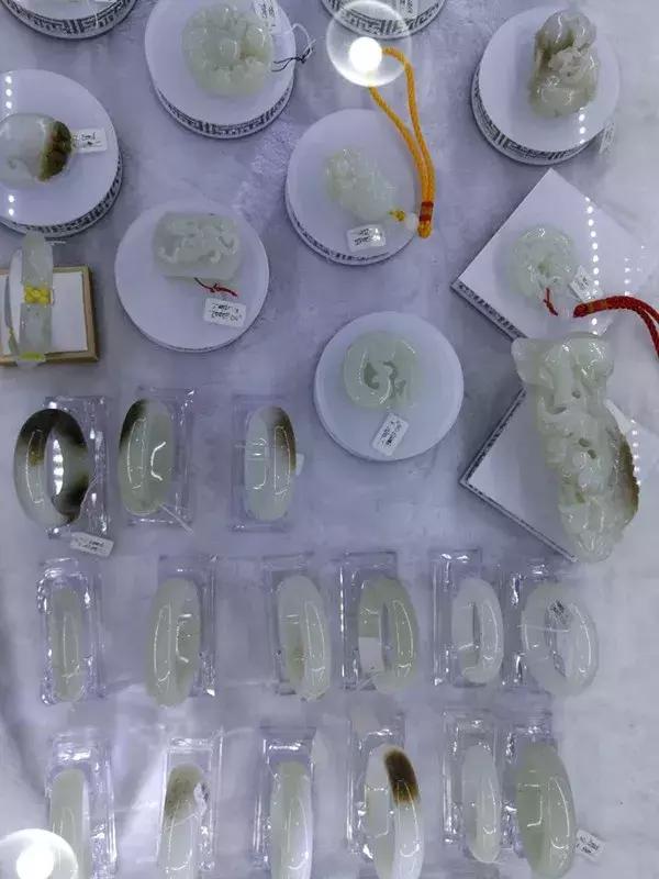 延吉市有卖根雕茶台,吉林省延吉市木雕茶台