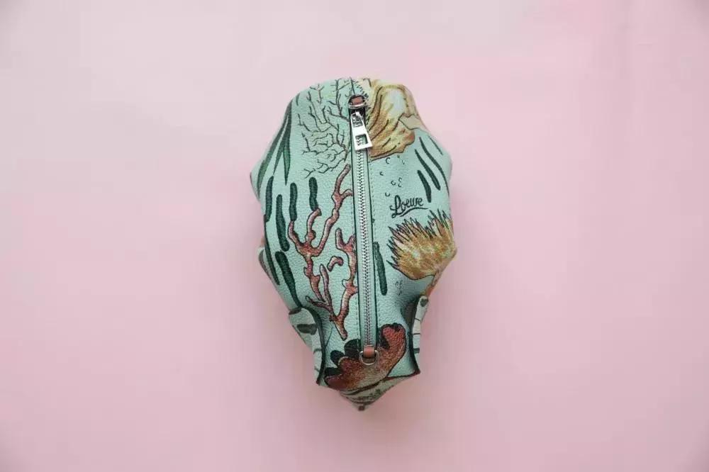 loewe同款包,loewe小象包能装吗
