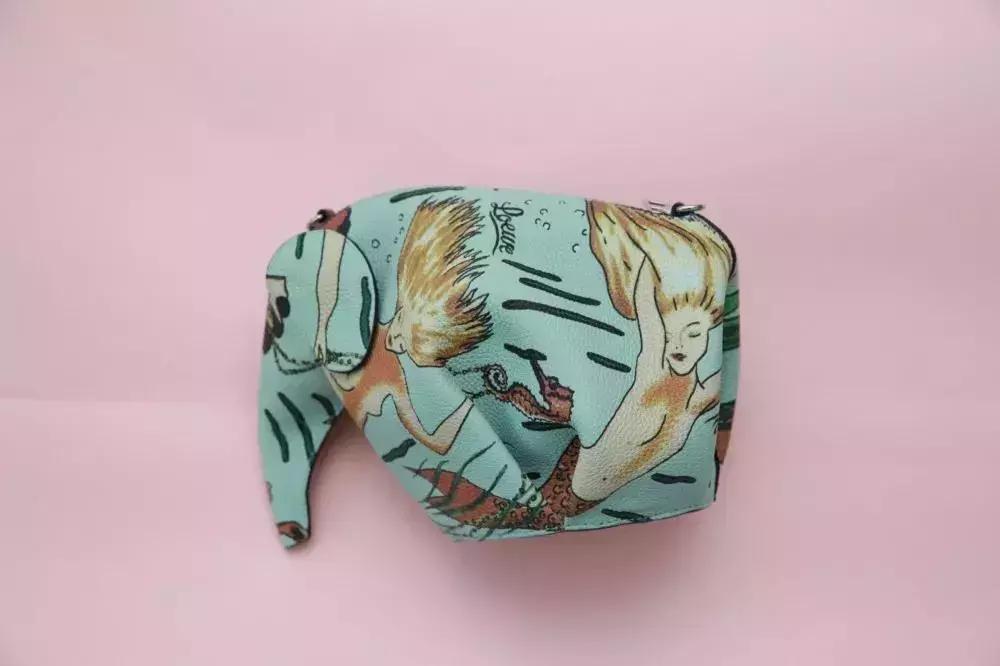 loewe同款包,loewe小象包能装吗