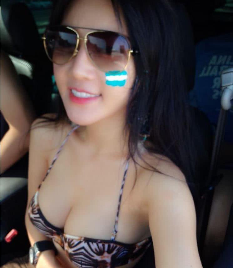 “中国乳神”自拍性感比基尼，网友：果真是“来势胸胸”