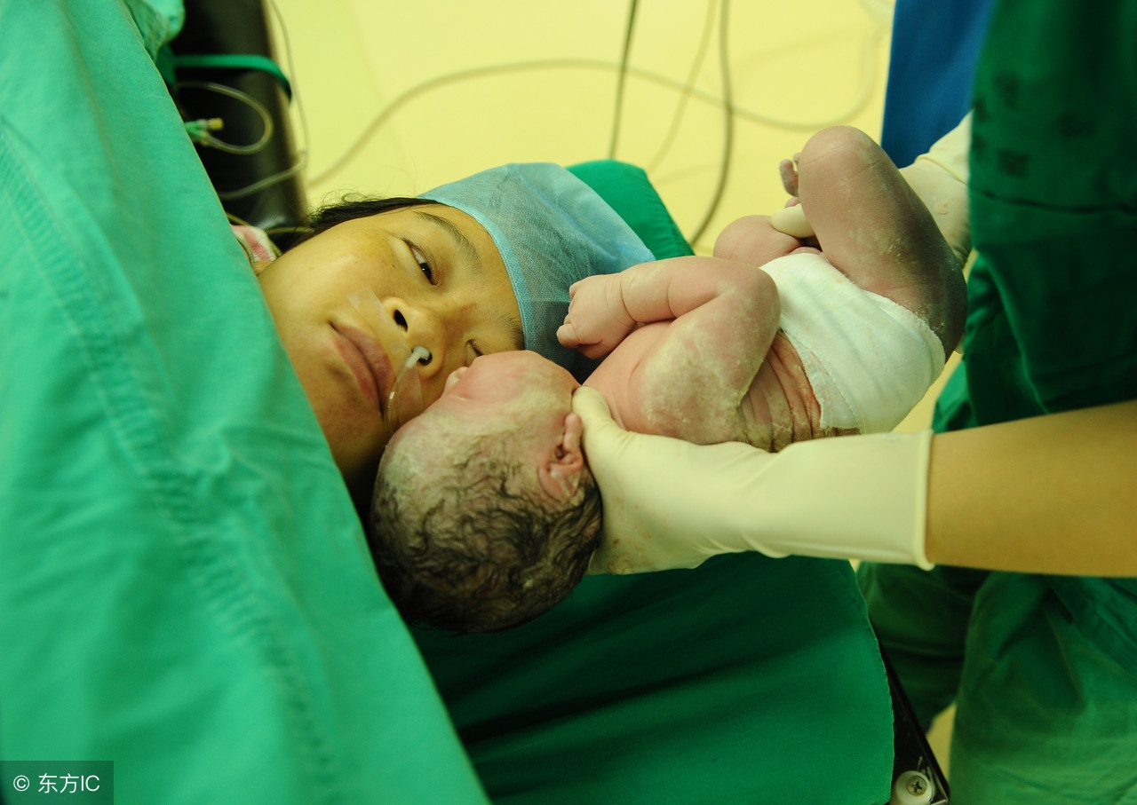 剖腹产4大后遗症有什么表现,剖腹产疤痕抹点什么可以淡化疤痕