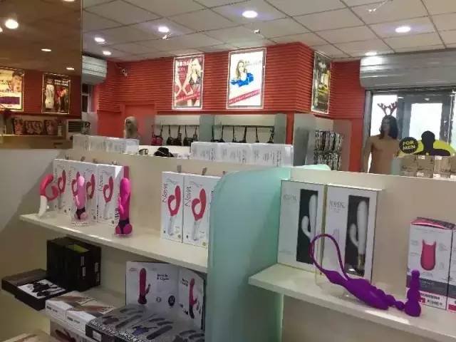 28岁美女开起*人用成品**店，从负债百万成百万富婆！