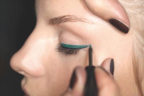 目前最好用的眼线笔,全球公认最好用的10大眼线胶笔