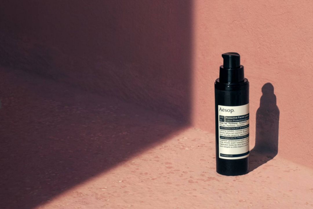 为什么有人晒不黑有人容易晒黑,为什么有的人晒都晒不黑