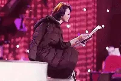 董卿回归的视频,董卿重回舞台