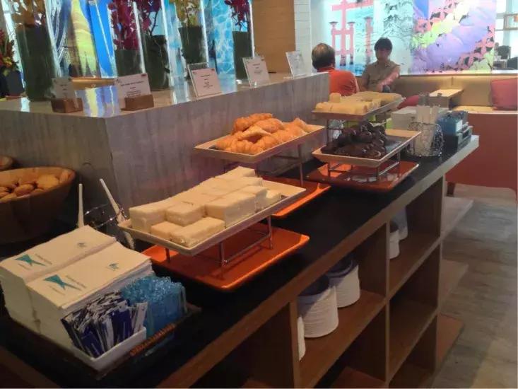 飞机上哪些座位风景好,飞机哪里座位最舒适