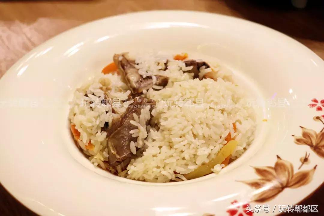 快来!到蜀都万达感受西域风情,品地道*疆新**九必吃!