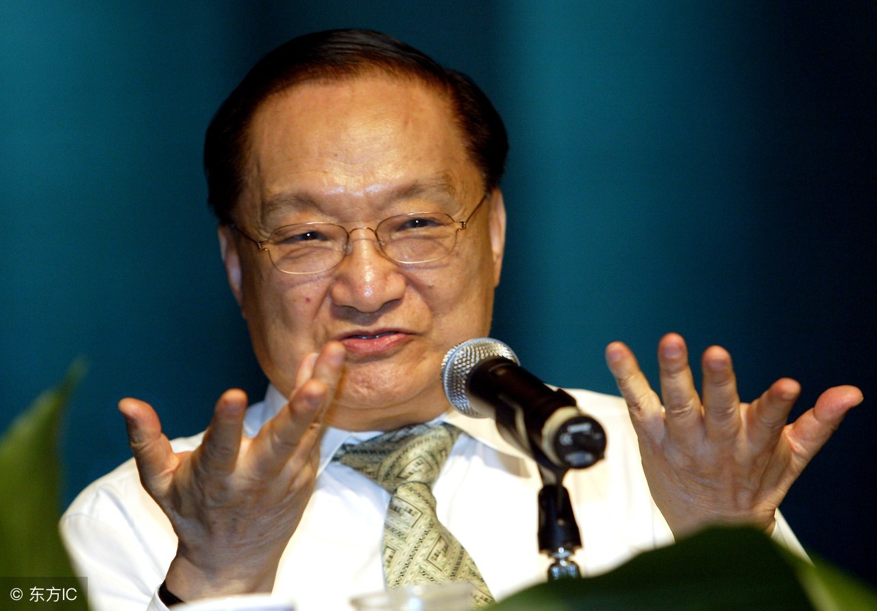 一代宗师金庸先生,金庸怎么评价他的作品