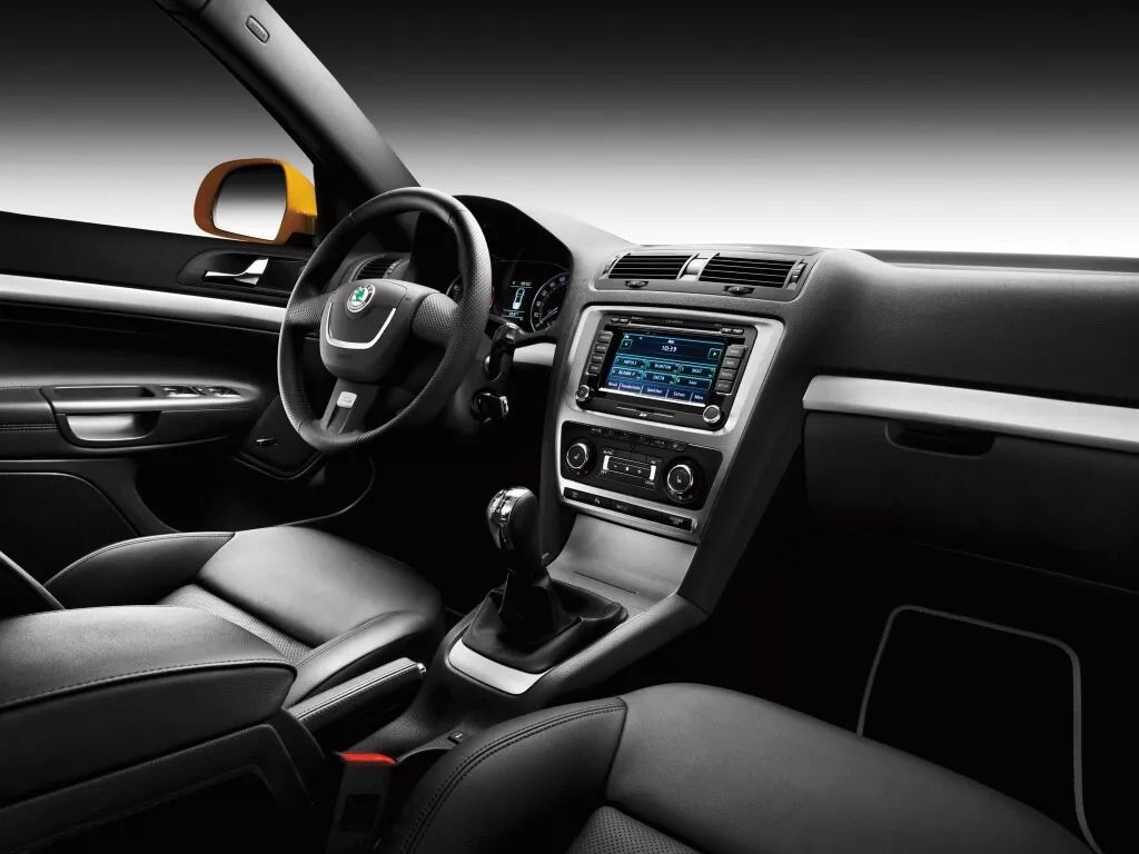 2013斯柯达明锐旅行版rs落地价,2022款斯柯达明锐rs旅行版