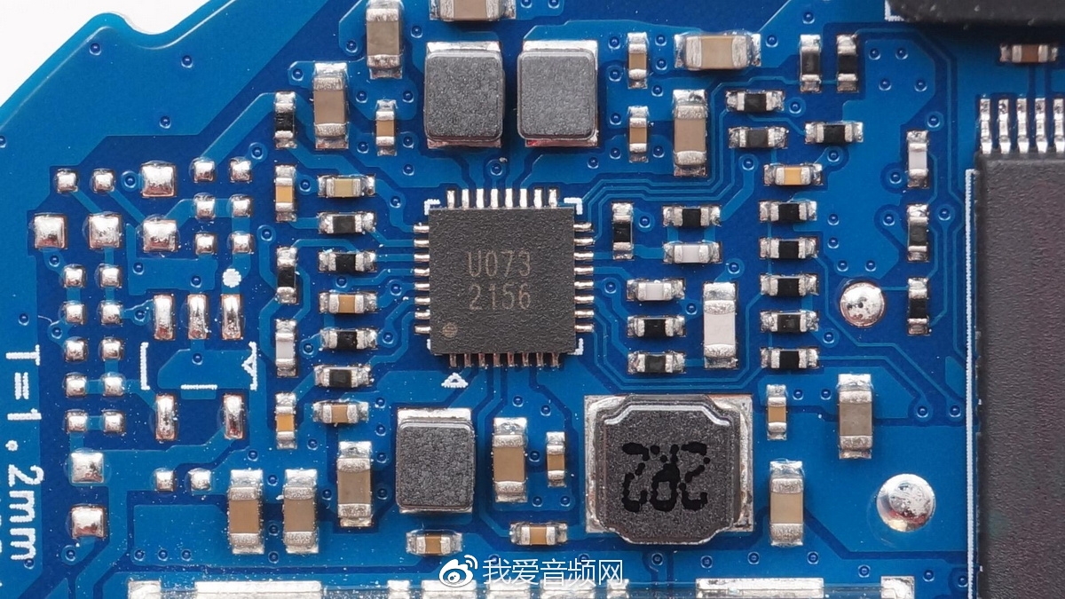 天猫精灵智能音箱boom拆解,天猫精灵智能音箱x3和X6对比