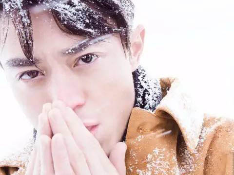 睫毛精秘诀,日常最简单睫毛变多密方法