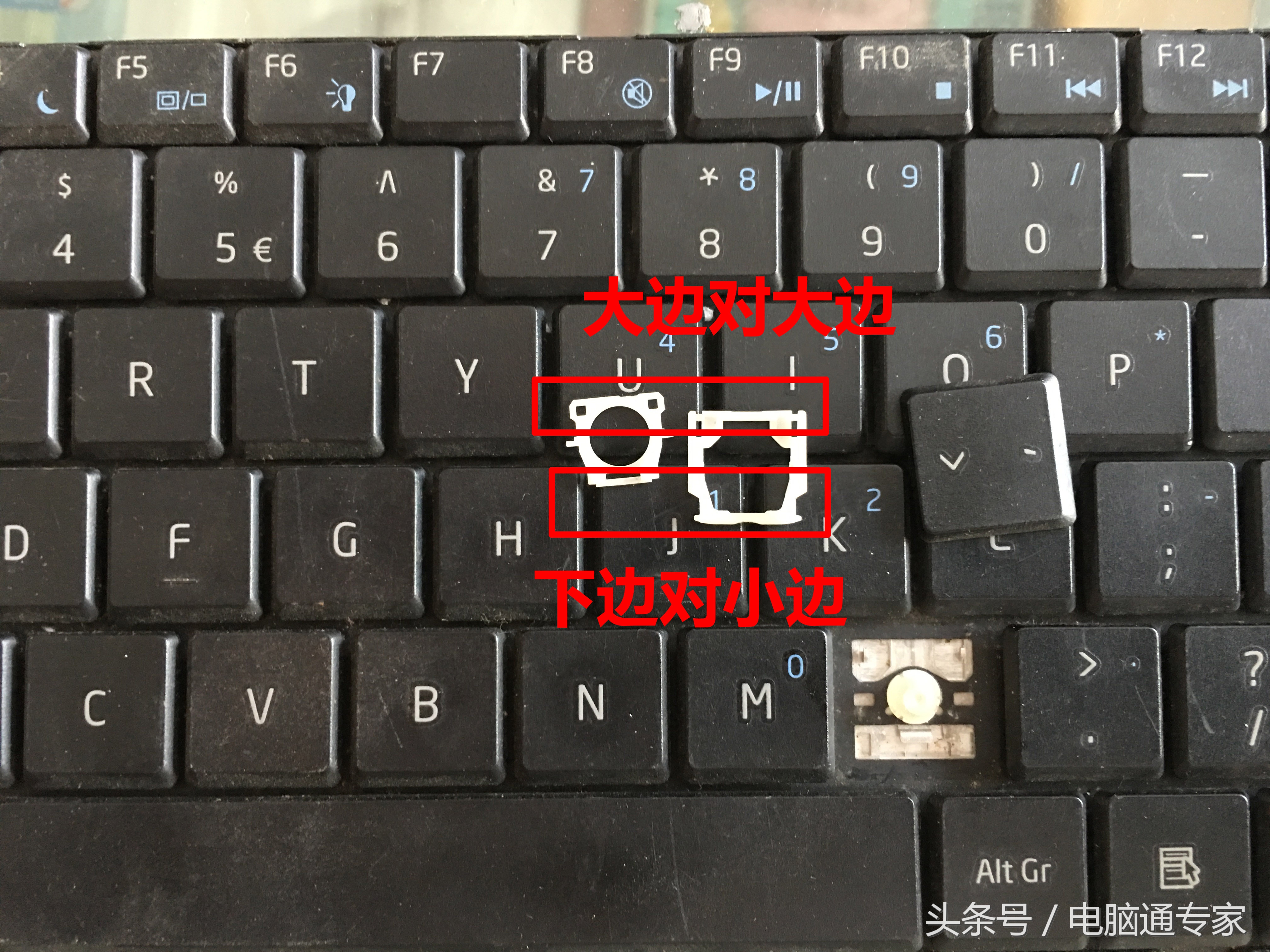 笔记本键盘按键被抠出怎么安装,笔记本键盘不小心抠出来了