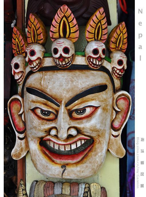 被中国游客“爆买”政府的尼泊尔，小店促销标语全是中文！