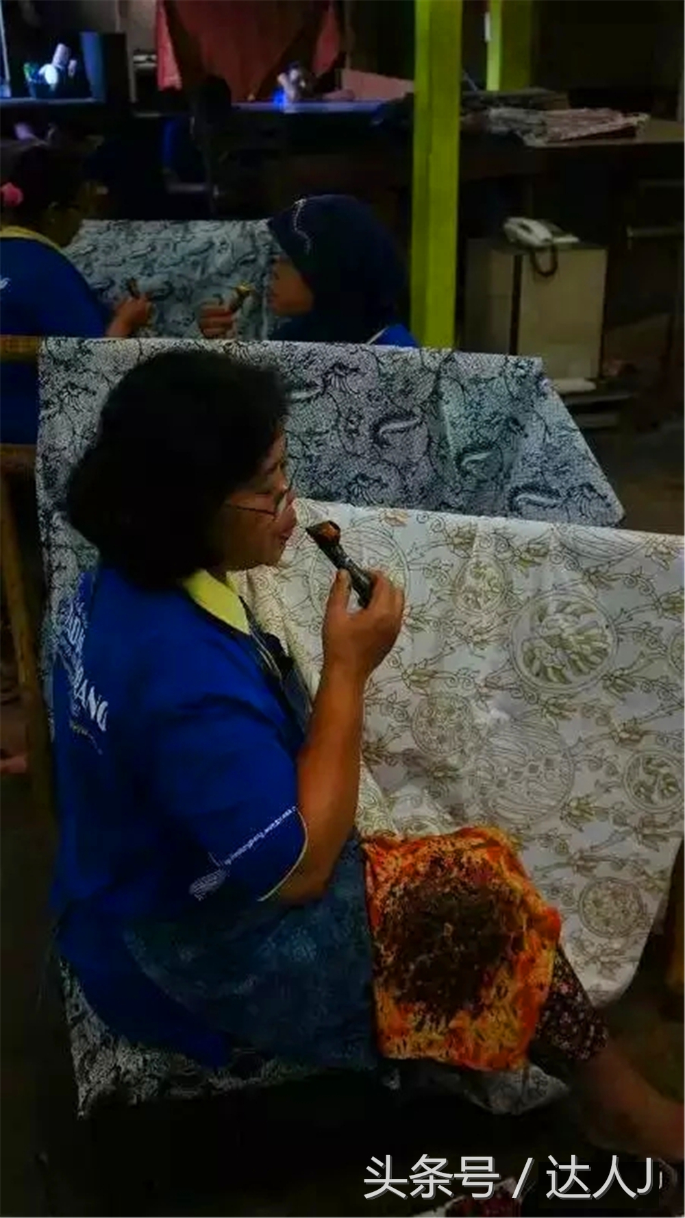 布罗莫火山要走多远,布罗莫是活火山吗