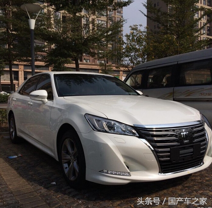 次顶配跟顶配的14代皇冠,提车最后一台车