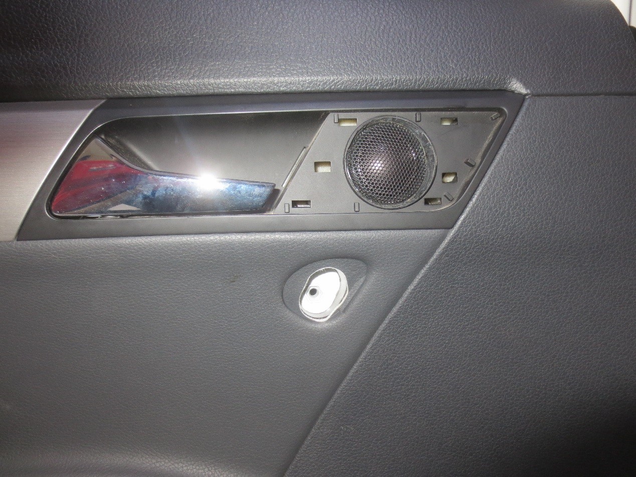 大众朗逸音响怎么只有一边有声音,大众朗逸音响突然不响了怎么回事