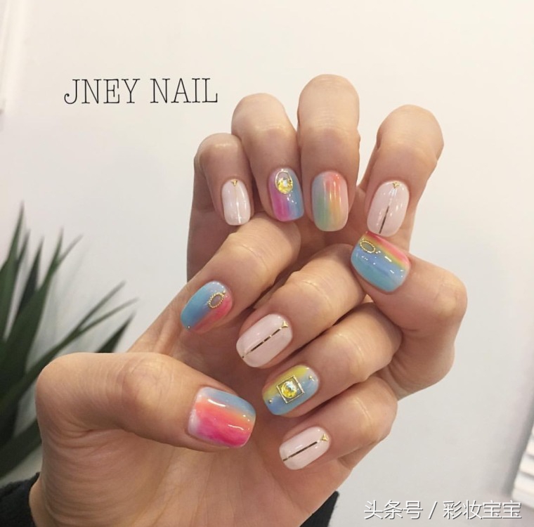 今年最流行的韩式美甲图,今年流行的韩式美甲图片