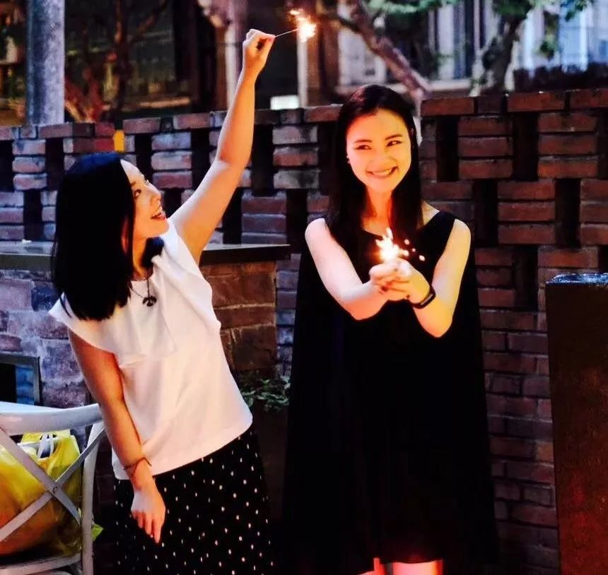 美女学霸和闺蜜,名校美女学霸