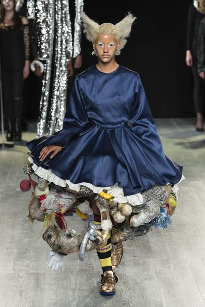 让男模怀孕!成人纸尿裤成时尚……伦敦男装周真是又污又嗨