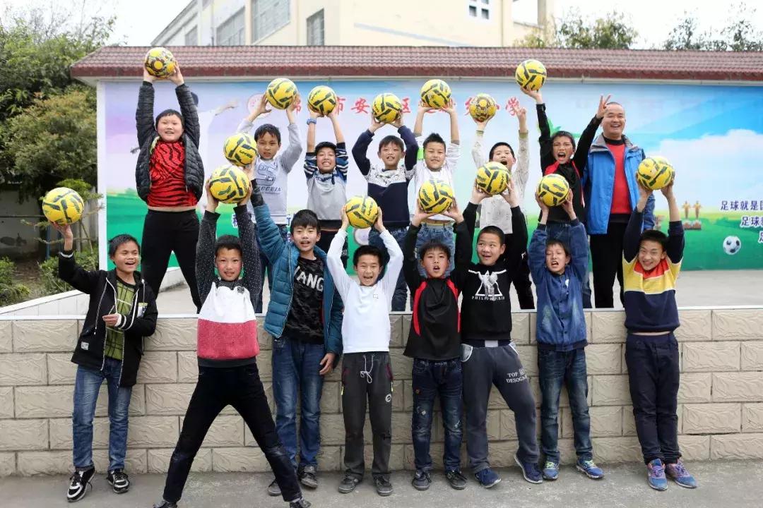 绵阳孩子独特表演世界杯开幕,绵阳儿童演出